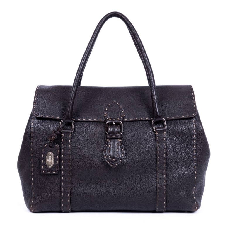 FENDI SELLERIA LINDA TOTE BLACK SELLERIA GRAIN: Fendi Selleria Linda Tote Black Selleria Grain Calfskin Leather Silver * COLOR: Black * PRODUCTION CODE: 2454-8BR458-NDU-058 * INCLUDED: None 35*35*10cm * CONDITION: A * (3cm = 1inch approximately) *