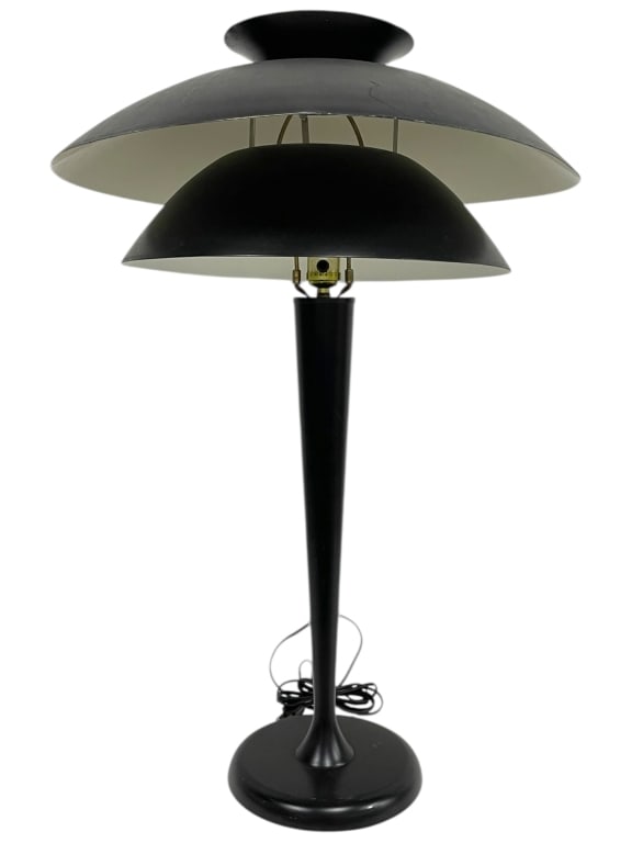 1950'S MID-CENTURY MODERN BLACK METAL TABLE LAMP (1 of 7)