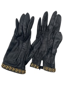 CHANEL CHAINLINK TRIM LEATHER GLOVES 6 3/4