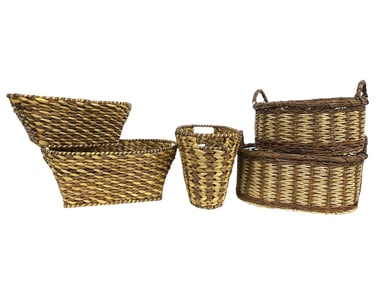 COLLECTION OF 5 WOVEN NATURAL FIBER BASKETS