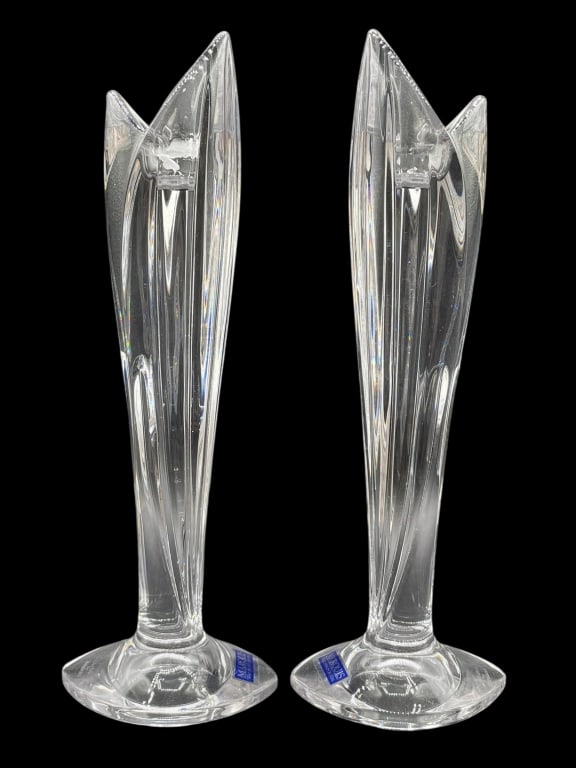 MARQUIS WATERFORD CRYSTAL PALMA CANDLESTICKS 10": MARQUIS BY WATERFORD CRYSTAL PALMA CANDLESTICKS 10"_x005F -Very good pre owned condition_x005F -Approx 10" tall_x005F -Featuring sleek modern lines with a fluted design that captures and refracts ligh