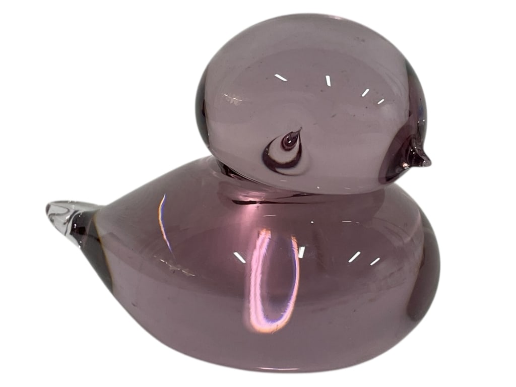 MURANO STYLE PURPLE GLASS BIRD FIGURINE 3.5": MURANO STYLE PURPLE GLASS BIRD FIGURINE 3.5"_x005F -Very good pre owned condition_x005F -Approx 3.5"l x 2.5"h_x005F -Art glass bird figurine in a delicate shade of amethyst purple. This charming piece