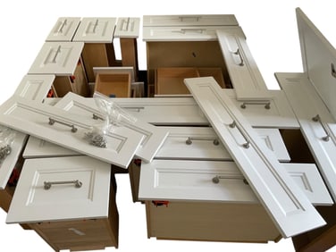 LARGE LOT OF WHITE SHAKER CABINET DOORS & DRAWERS
