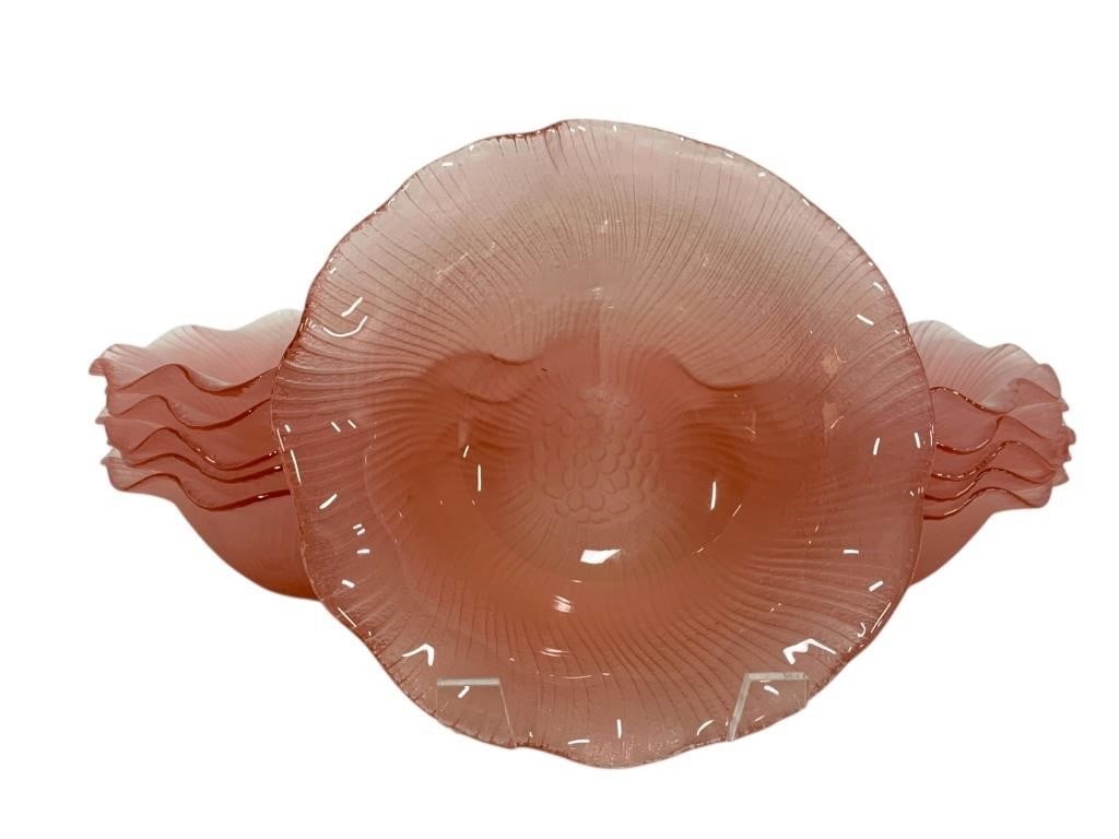 LASLO FOR MIKASA PINK RUFFLED GLASS BOWLS 7": LASLO FOR MIKASA PINK RUFFLED GLASS BOWLS 7"_x005F -VERY GOOD PRE-OWNED CONDITION_x005F -APPROX 7"_x005F -SET OF LASLO FOR MIKASA PINK RUFFLED GLASS BOWLS MEASURING 7" IN DIAMETER. THESE BOWLS FEATURE