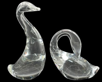 PAIR OF STEUBEN GLASS SWANS 5.5"