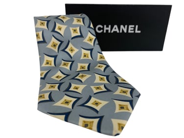 CHANEL MEN'S SILK TIE – LIGHT BLUE GEOMETRIC