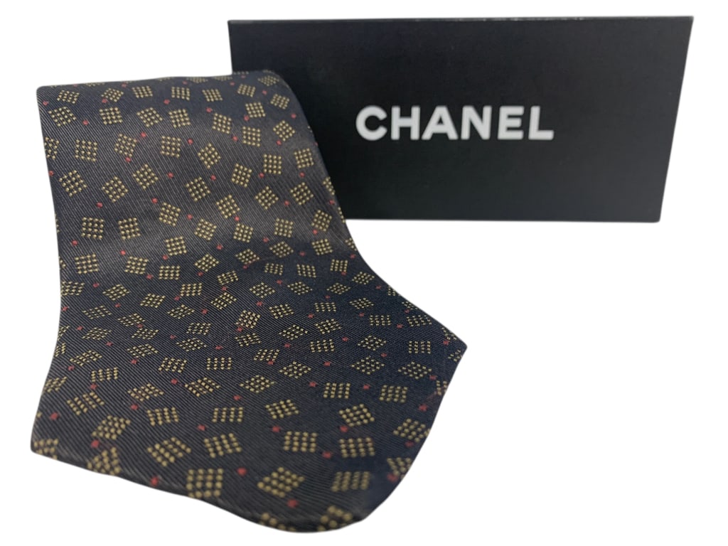 CHANEL MEN'S BLACK SILK TIE (1 of 3)