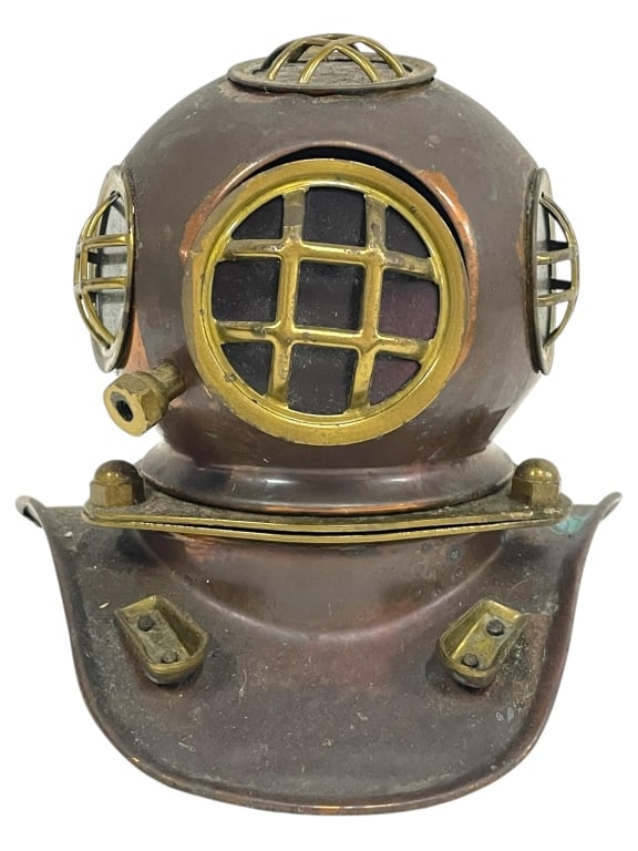 VINTAGE BRASS AND COPPER DIVER’S HELMET MODEL 7" (1 of 8)