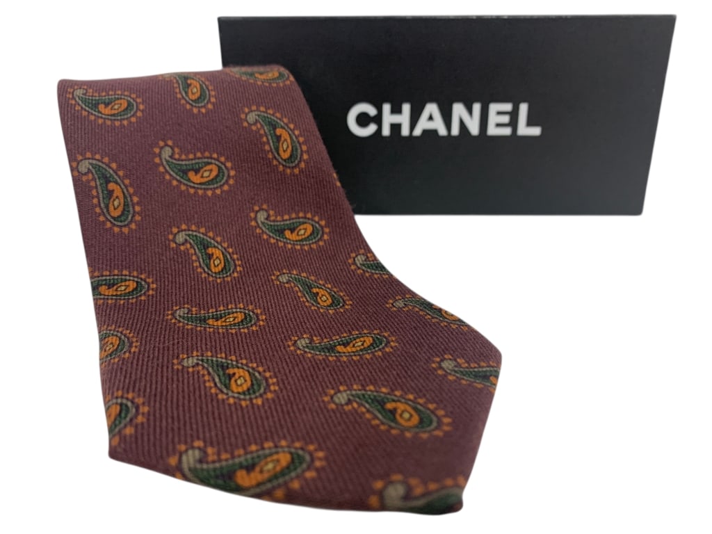 CHANEL MEN'S SILK TIE – MAROON PAISLEY PATTERN (1 of 3)