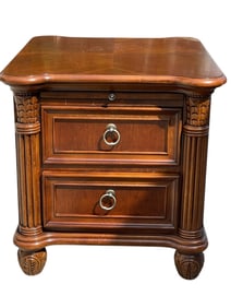 BROYHILL CHERRY WOOD NIGHTSTAND END TABLE 26"