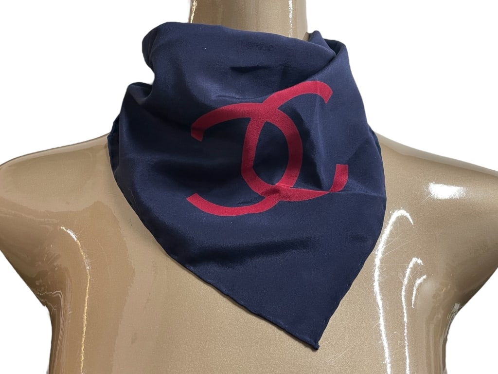 CHANEL NAVY AND RED CC LOGO SILK SCARF 16" (1 of 4)