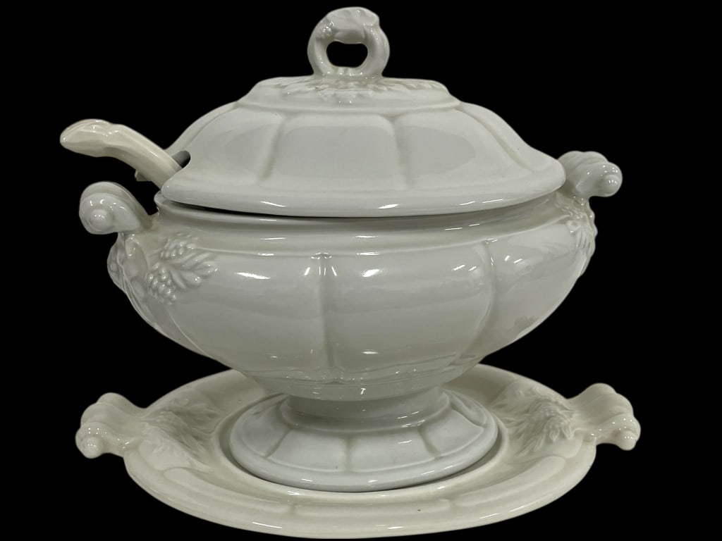 VINTAGE RED CLIFF IRONSTONE SOUP TUREEN SET (1 of 11)
