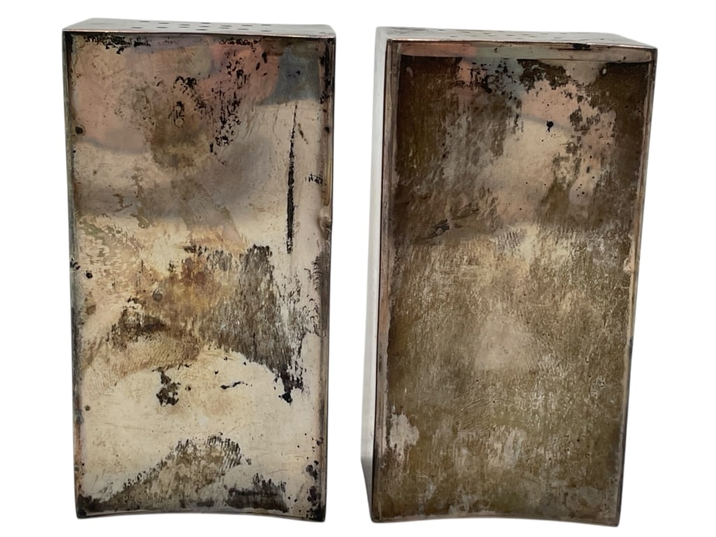 ALLAN ADLER STERLING SALT AND PEPPER SHAKERS 133G: ALLAN ADLER STERLING SILVER MODERNIST SALT AND PEPPER SHAKERS -Vintage condition -Total weight 133g -Approx 3"h x 1.5"w -Exceptional pair of Allan Adler sterling silver salt and pepper shakers, each f