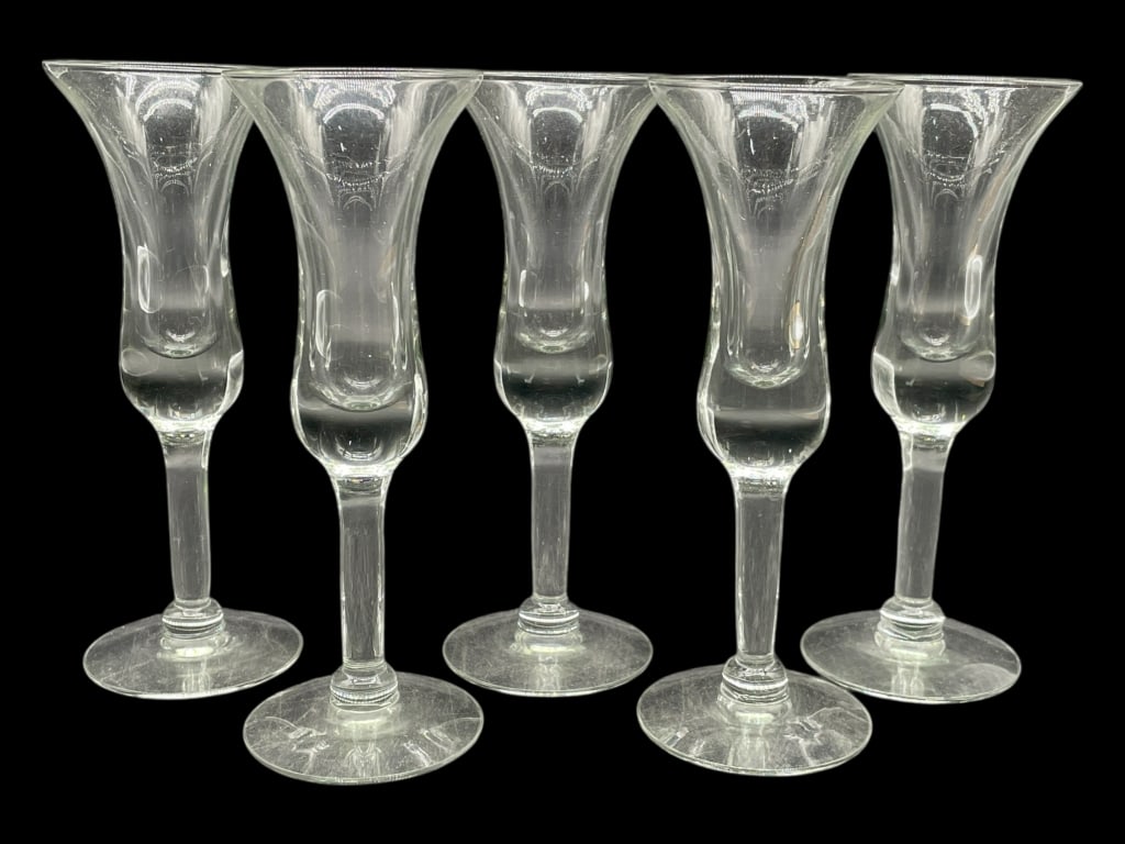 SET OF 5 APERITIF CORDIAL GLASSES 6": SET OF 5 APERITIF CORDIAL GLASSES 6" -Very good pre owned condition -Set of 5 glasses -Approx 6"h x 2"w -Perfect for serving aperitifs, liqueurs, or digestifs, these glasses embody timeless European s