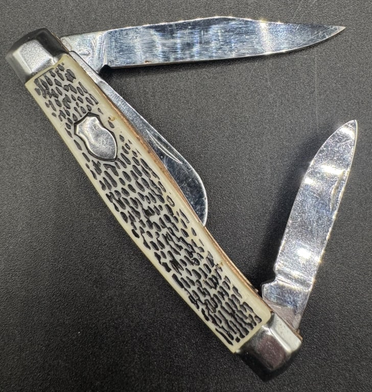 STAG STYLE TRIPLE-BLADE FOLDING POCKET KNIFE 4" (1 of 4)