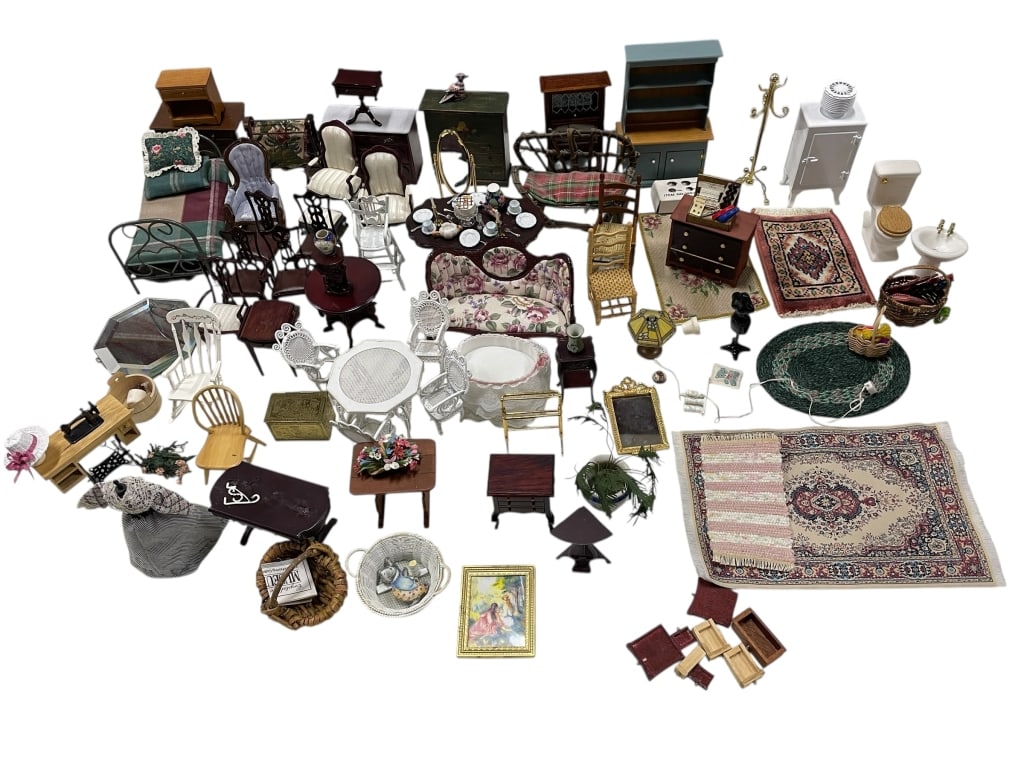 VTG DOLLHOUSE MINIATURE FURNITURE & ACCESSORIES: LARGE COLLECTION OF VINTAGE DOLLHOUSE MINIATURE FURNITURE & ACCESSORIES -Good pre owned condition, some pieces may need repairs -Charming vintage dollhouse furniture and accessories collection, featur