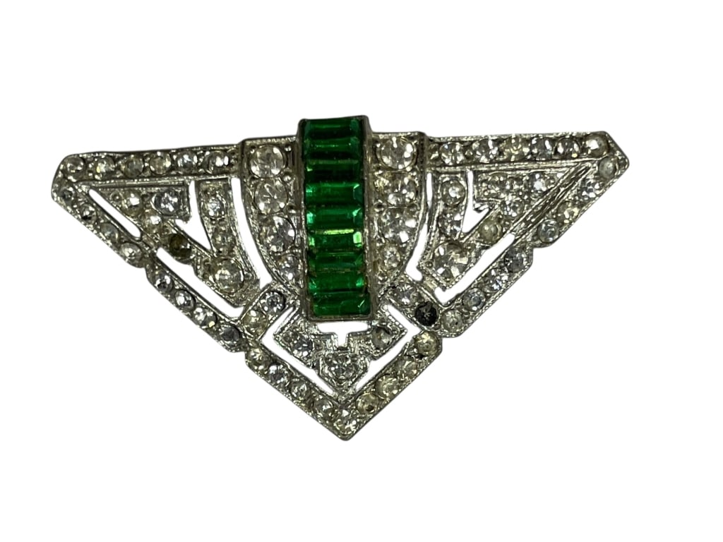 VINTAGE ART DECO 20'S EMERALD CLEAR GLASS FUR CLIP (1 of 6)
