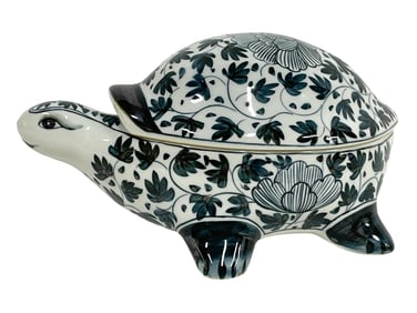 MAITLAND SMITH BLUE & WHITE TURTLE TRINKET BOX 6"