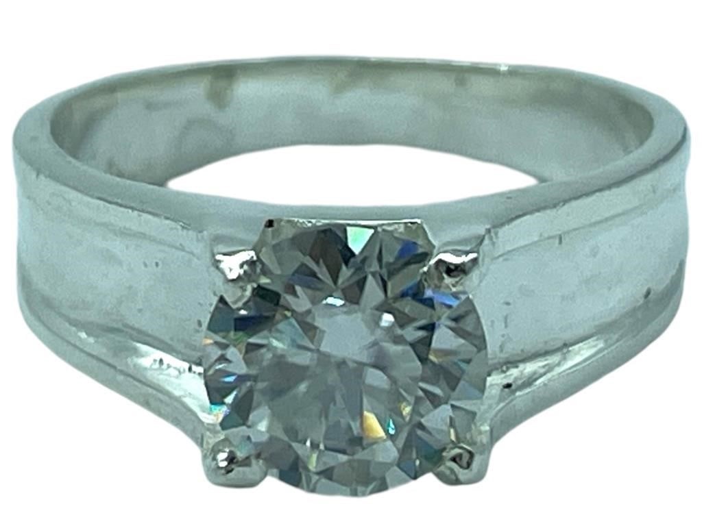 1.90CT ROUND BRILLIANT CUT WHITE MOISSANITE RING (1 of 6)