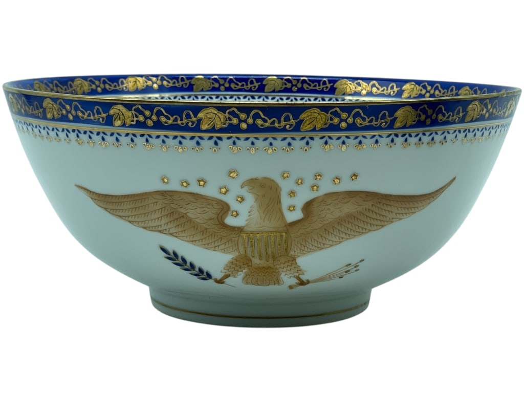 CHINESE EXPORT ARMORIAL EAGLE PORCELAIN BOWL 10" (1 of 8)