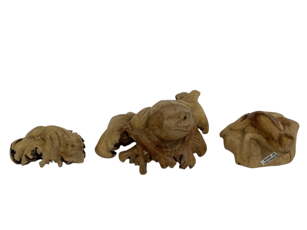 3 CARVED BURL WOOD FROG SCULPTURES 4": 3 CARVED BURL WOOD FROG SCULPTURES -Very good pre owned condition -Approx 2"-4"l -These organic carvings feature intricate detailing and smooth finishes, transforming the natural wood grain into expre