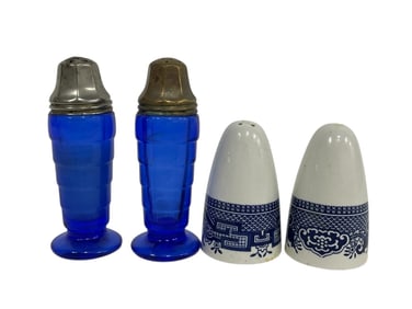 2 PAIRS OF VINTAGE SALT AND PEPPER SHAKERS