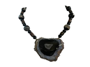 LOCAL ARTISAN MADE GEODE FANCY AGATE BEADED CHOKER