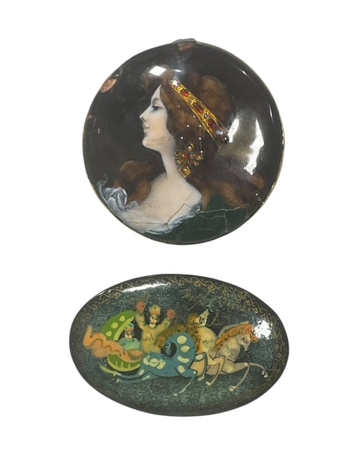 LOT OF 2 REALLY OLD VICTORIANA ENAMELED BROOCHES (1 of 9)