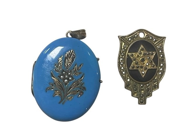 VINTAGE PAIR PENDANTS BLUE LOCKET & STAR OF DAVID (1 of 4)