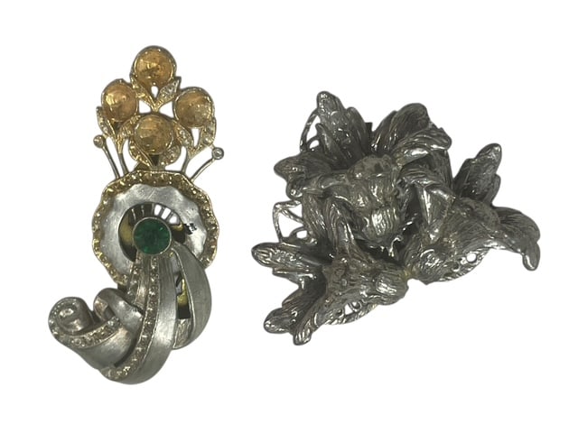 CIRCA 1930'S PR LILY ORCHID SWIRL FUR DRESS CLIPS (1 of 7)