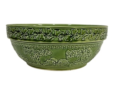 T.G. GREEN & CO. “HUNT CLUB" RELIEF GREEN BOWL 12"