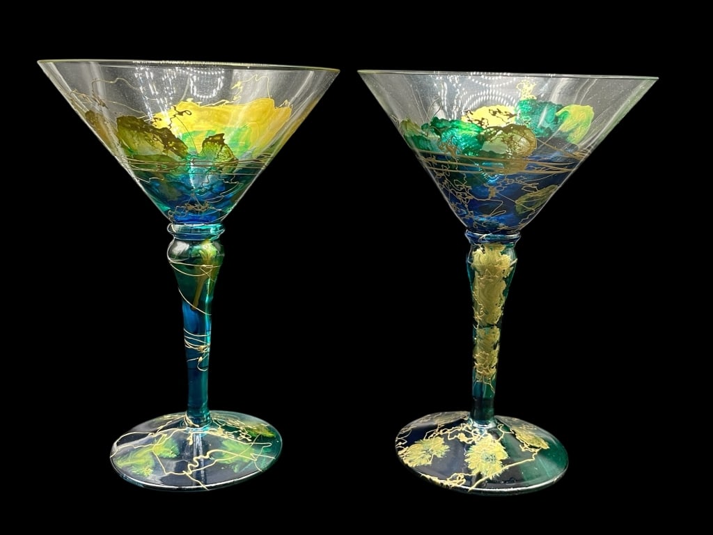 PAIR OF HAND-PAINTED ART GLASS MARTINI GLASSES: PAIR OF HAND-PAINTED ART GLASS MARTINI GLASSES – BLUE, GREEN & GOLD ABSTRACT DESIGN -Very good pre owned condition -Set of 2 -Beautiful pair of hand-painted art glass martini glasses featuring vibra