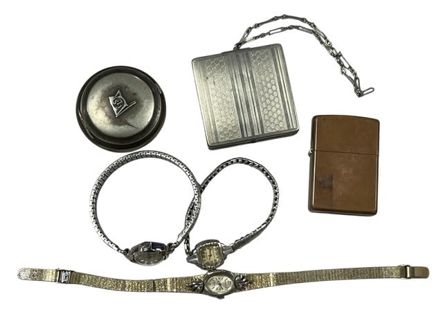 MIXED LOT OF OLD WATCHES PILL BOXES SMALLS 6 PCS: - INCLUDES all items as shown - 2 small pill box trinket boxes - 3 old watches - watches untested - all in good visual condition By bidding on this listing, you understand and agree to be bound by the