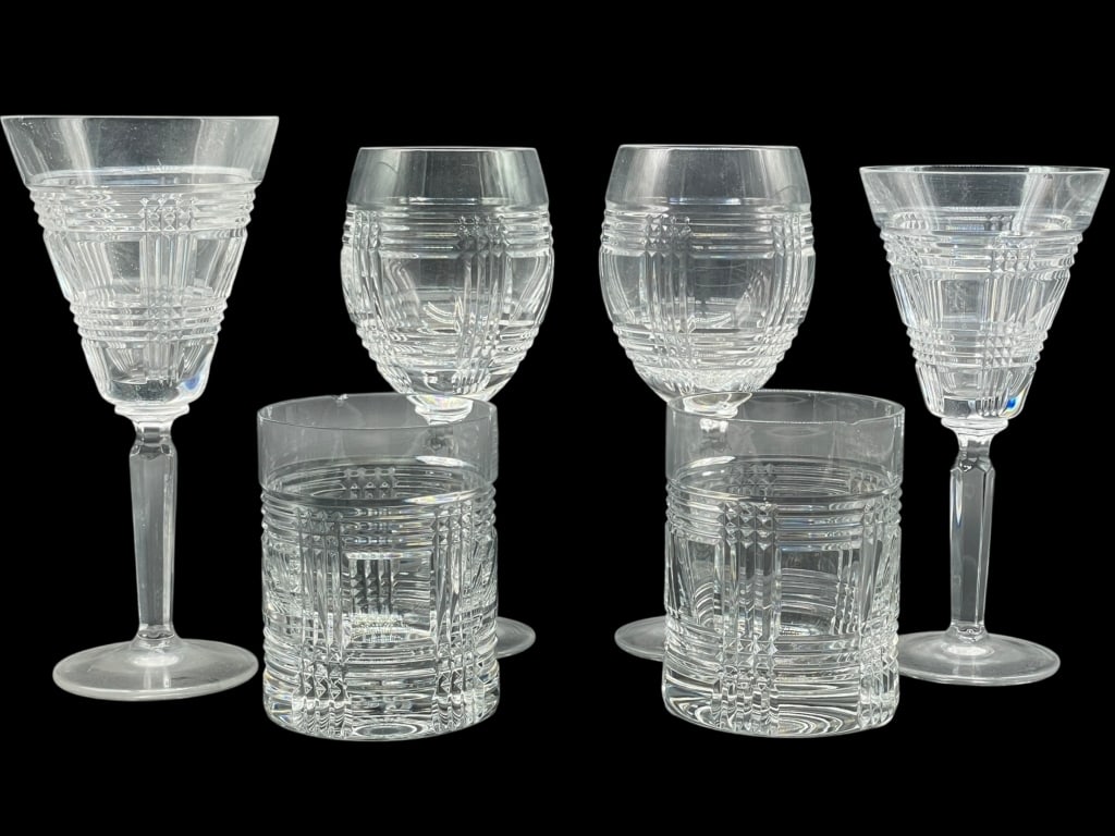 6 RALPH LAUREN PLAID CRYSTAL BARWARE GLASSES: SET OF 6 RALPH LAUREN CRYSTAL BARWARE GLASSES INCLUDING 2 TALL WINE GOBLETS, 2 SHORT WINE OR WATER GOBLETS, AND 2 DOUBLE OLD-FASHIONED GLASSES. ALL IN RALPH LAUREN'S SIGNATURE FACETED PLAID CUT PATTER