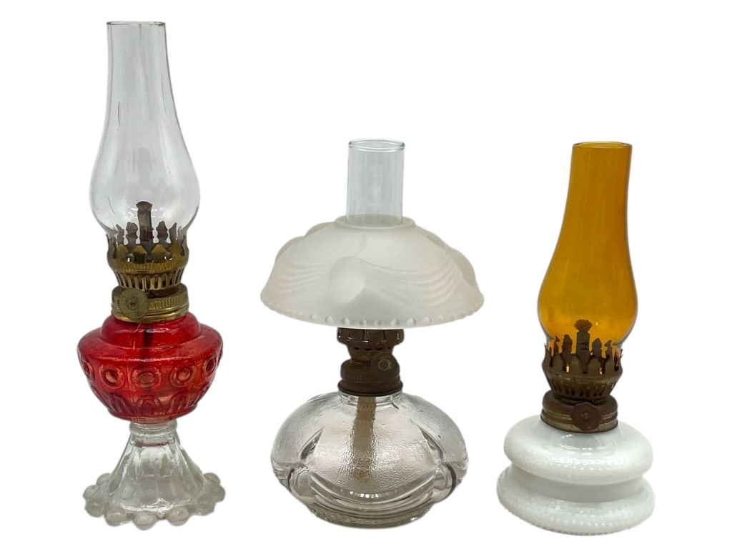 3 ANTIQUE MINIATURE GLASS OIL LAMPS 9" (1 of 4)