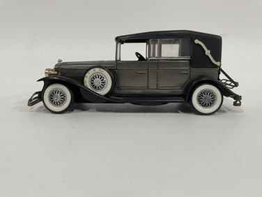VINTAGE CLASSIC DIECAST MODEL CAR 10"
