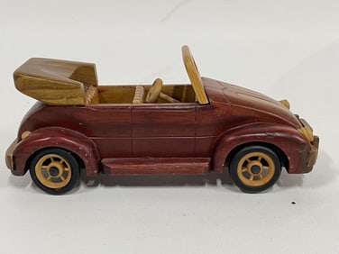 WOODEN CONVERTIBLE CAR MODEL – VINTAGE STYLE 10"
