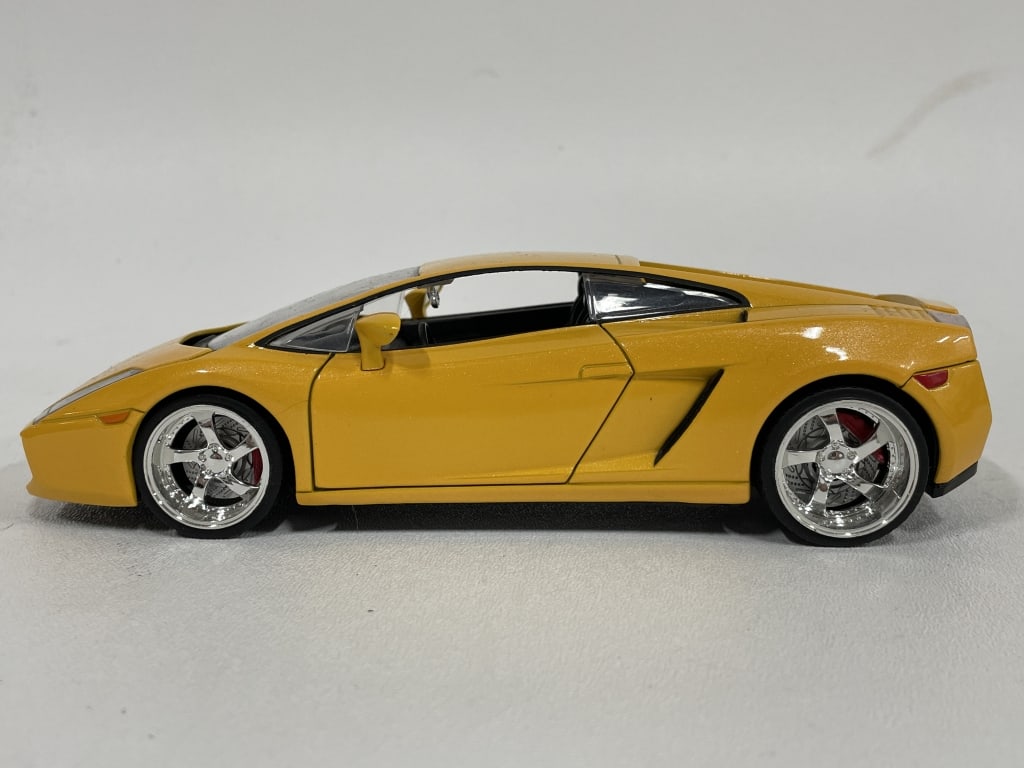 LAMBORGHINI GALLARDO DIECAST MODEL CAR 8" (1 of 7)