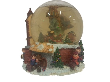 SILVESTRI HANDPAINTED MUSICAL SNOW GLOBE IN BOX