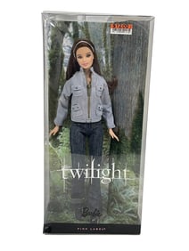 TWILIGHT “BELLA SWAN?? BARBIE DOLL NIB