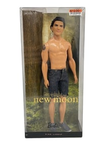 TWILIGHT “JACOB BLACK?? BARBIE DOLL NIB