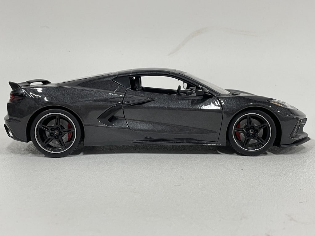 CHEVROLET CORVETTE C8 STINGRAY MODEL CAR 10" (1 of 7)