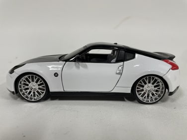 NISSAN 370Z DIECAST MODEL CAR 7"
