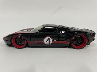 FORD GT BLACK AND RED DIECAST MODEL CAR 8"