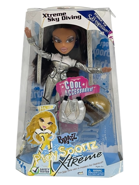BRATZ PLAY SPORTZ XTREME YASMIN DOLL NIB: BRATZ PLAY SPORTZ XTREME YASMIN DOLL – XTREME SKY DIVING EDITION – NEW IN BOX -Take fashion to new heights with this Bratz Play Sportz Xtreme Yasmin Sky Diving Doll, featuring Yasmin in her bold s