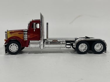 PETERBILT SEMI TRUCK DIECAST MODEL