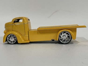 CUSTOM HOT ROD FLATBED TRUCK MODEL YELLOW 10"