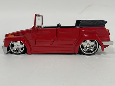 VOLKSWAGEN CONVERTIBLE DIECAST MODEL CAR 8"