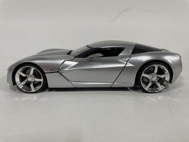 CORVETTE SILVER STINGRAY CONCEPT MODEL CAR 7"