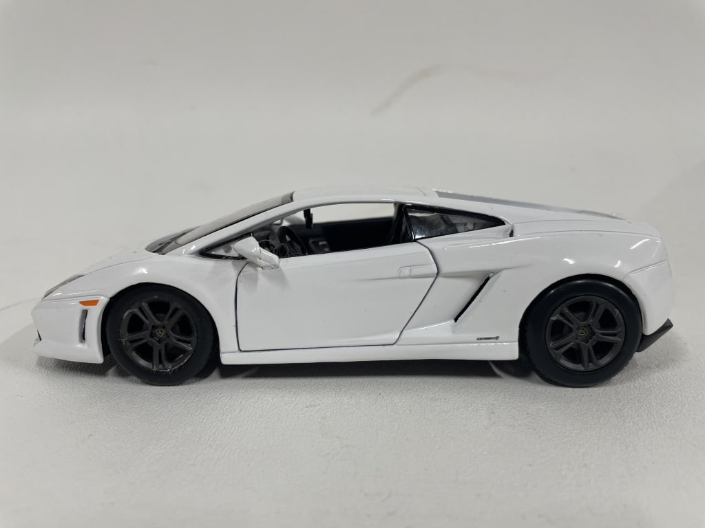 LAMBORGHINI GALLARDO DIECAST MODEL CAR 7" (1 of 7)